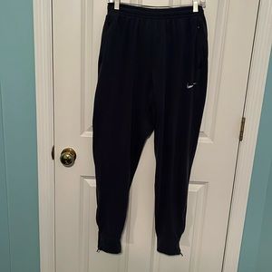 Nike men’s Dri-Fit joggers- large EUC